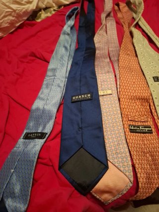 Lote 5 Corbatas: Lanvin, Guasch, Loewe, Ferragamo