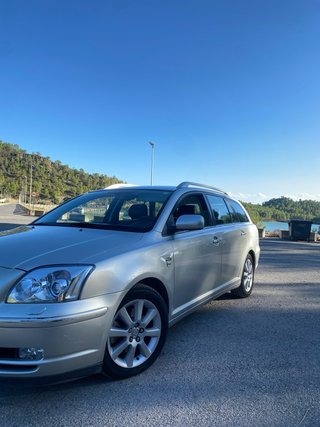 Toyota Avensis 2.0 D-4D 185km