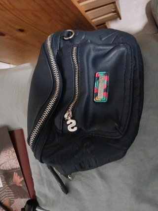 Riñonera Desigual Negra