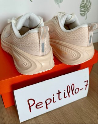 Zapatillas Nike ZoomX Vomero Plus Talla 40