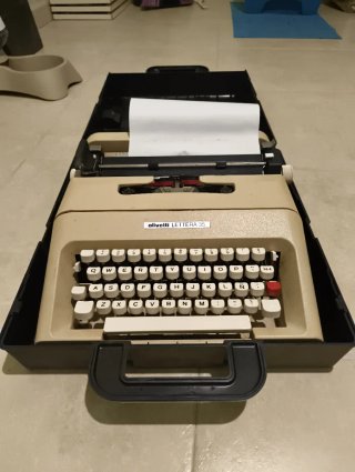 Máquina de escribir Olivetti Lettera 35