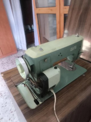 Máquina de coser Alfa