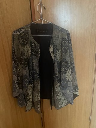 Kimono corto Zara estampado