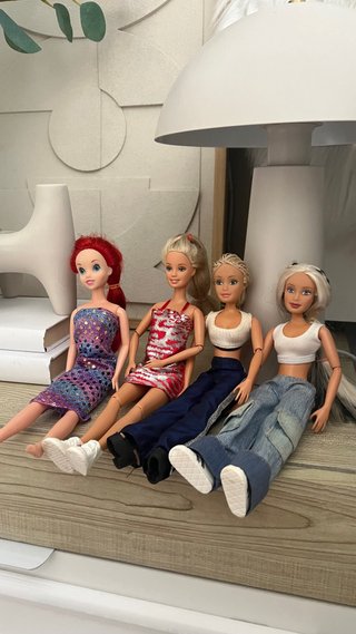 Lote de 4 Muñecas Barbie, incluye Ariel