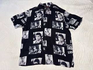 Camiseta Scarface Pull&Bear Negra