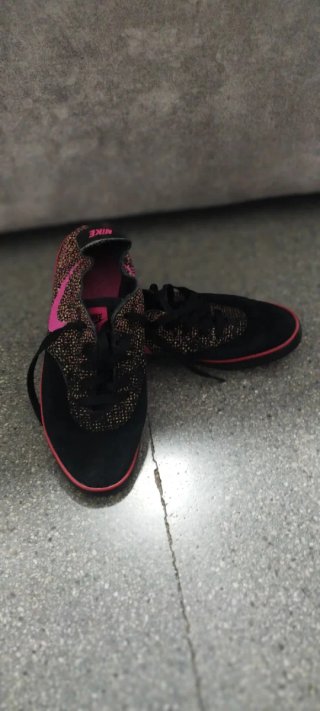 Zapatillas Nike Negras y Rosas