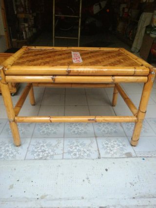 Tavolino in bambù intrecciato cm 72x51
