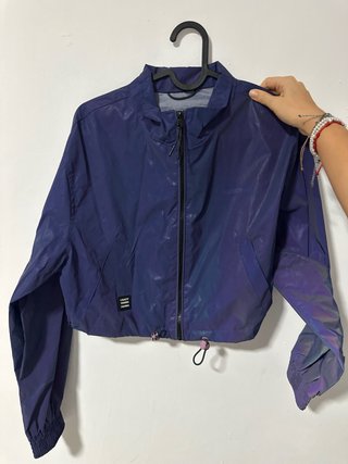 Chaqueta Cortavientos Morada holográfica