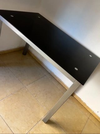 Mesa con Sobre de Cristal