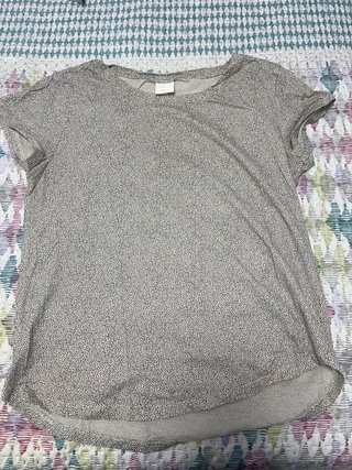 Camiseta H&M estampada
