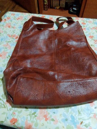 Bolso de cuero marrón