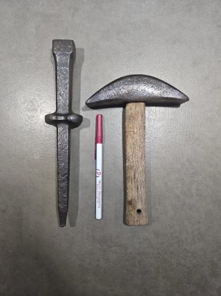 Yunque y Martillo de Hierro Antiguo