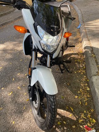 Honda CB125F Blanca