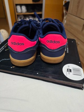 Zapatillas Adidas Azul y fucsia