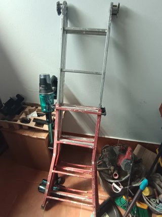 Escalera de metal info al 671 660 317 o 672 598993