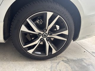 Llantas Originales Volvo 18" + Goodyear Vector 4S
