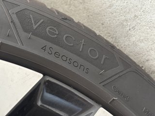 Llantas Originales Volvo 18" + Goodyear Vector 4S