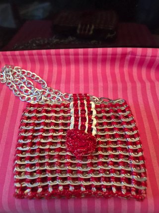 Bolso artesanal de chapas