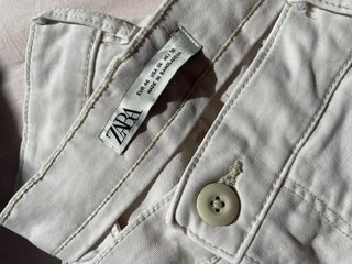 Pantalón cargo beige Zara