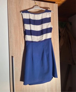 Vestido corto de rayas azul y blanco