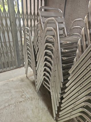 Sillas de aluminio apilables