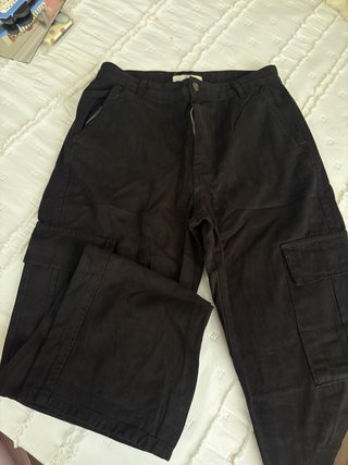 Pantalón cargo negro