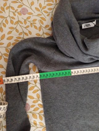 Suéter de cuello alto Zara Gris