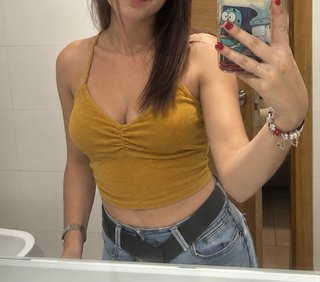 Top Bershka amarillo