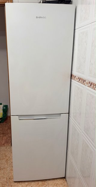 Nevera DAEWOO blanca