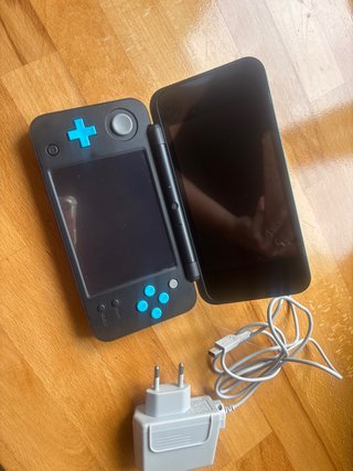 Nintendo 2DS XL