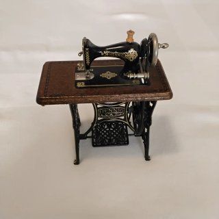 Miniatura macchina da cucire Bodo Henning vintage