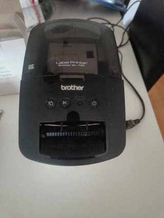 Impresora de etiquetas Brother QL-700
