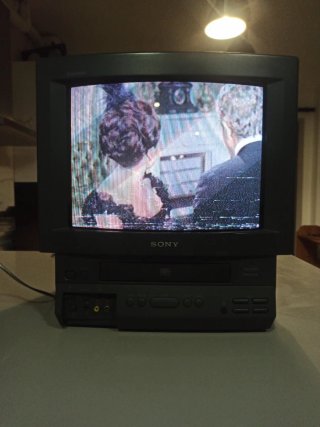 TV Sony Trinitron con VHS