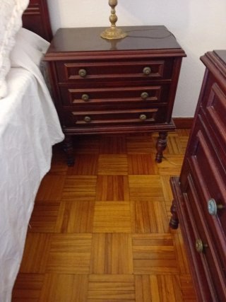 Conjunto de habitación madera oscura