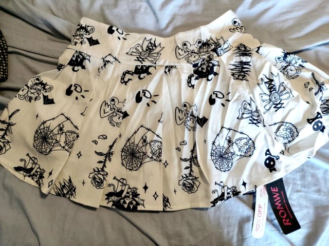 Falda Blanca Estampado Gótico Romwe