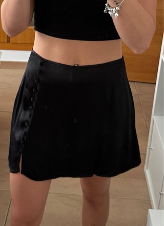 Falda pantalón de satén negra
