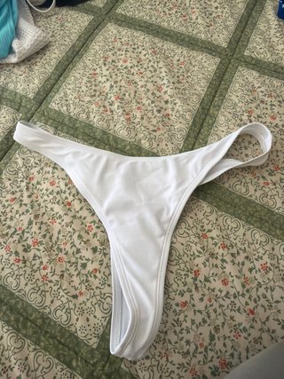 Tanga de bikini blanco Shein
