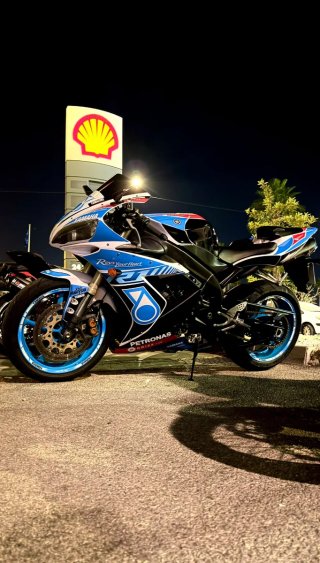Yamaha R1