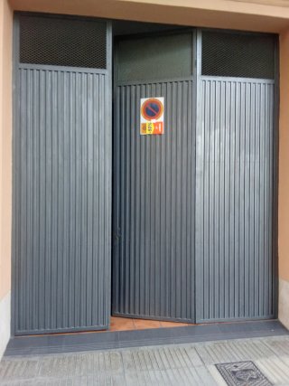 Puertas de garaje metálicas