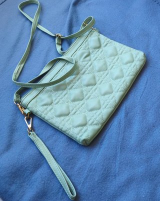 Bolso bandolera acolchado verde pastel