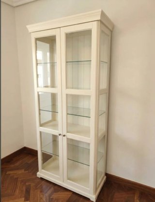 Vitrina LIATORP Blanca
