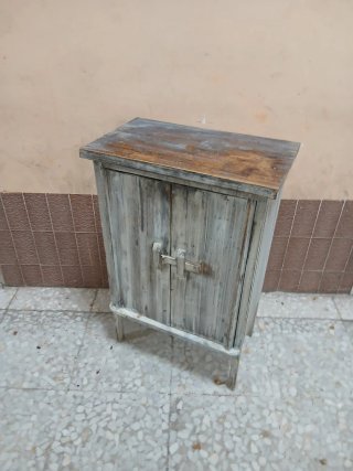 Armario antiguo de madera