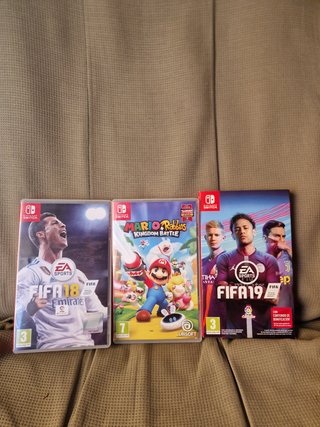Pacchetto 3 Giochi Nintendo Switch FIFA 18, 19 e Mario