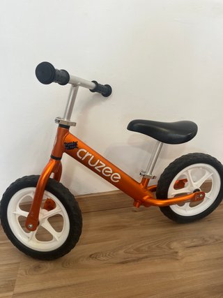 Bicicleta de equilibrio sin pedales Cruzee