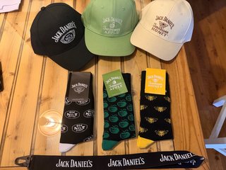 Set Jack Daniel's: 3 Gorras y 3 Pares Calcetines