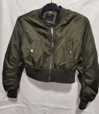 Cazadora Bomber Bershka Verde Militar