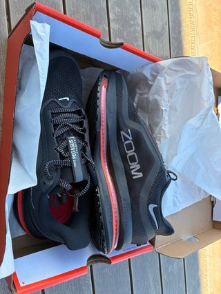 Nike Pegasus Premium Talla 43 Negro y Rojo