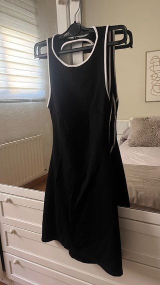 Vestido corto negro y blanco talla S