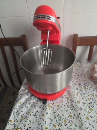 Batidora Eléctrica Profesional Roja