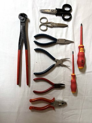 Lote de 8 herramientas de electricista